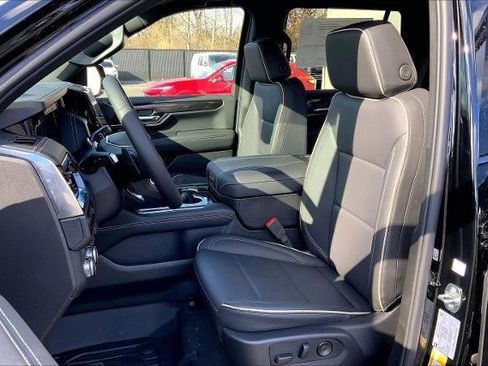 New 2026 GMC Yukon Elevation image 12