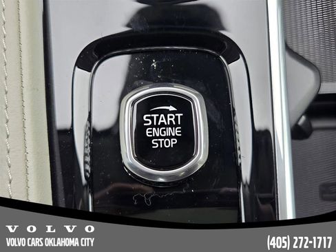 Used 2025 Volvo S90 B6 Plus image 16