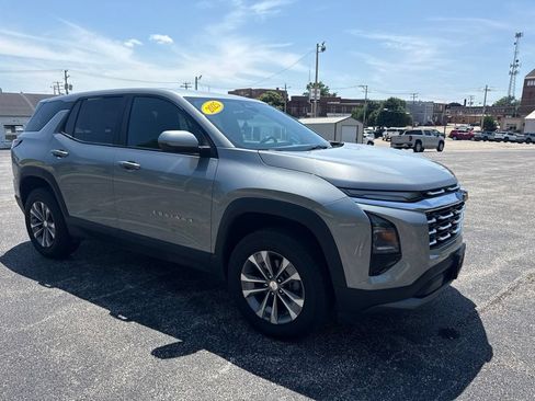 Used 2025 Chevrolet Equinox LT FWD image 7