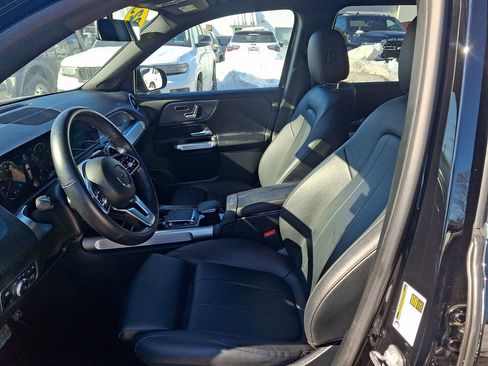 Used 2023 Mercedes-Benz GLB 250 4MATIC image 23