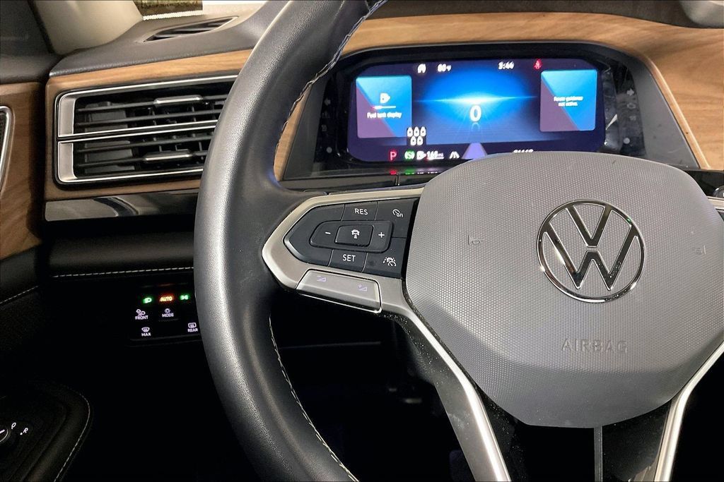Used 2024 Volkswagen Atlas SE FWD image 18
