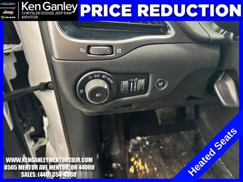 Used 2019 Jeep Cherokee Limited image 12