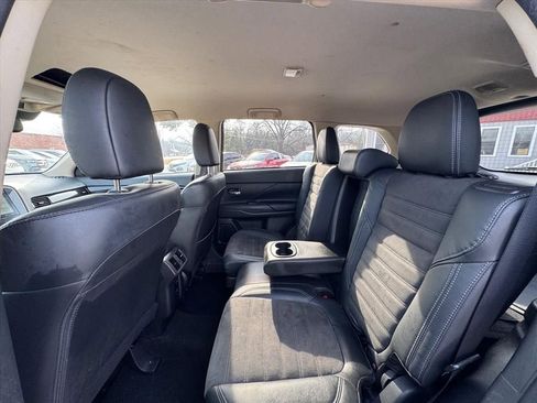 Used 2020 Mitsubishi Outlander SE image 12