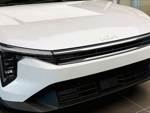 Used 2025 Kia K4 LXS image 30