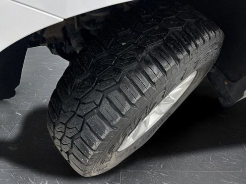 Used 2023 Chevrolet Silverado 1500 LT image 37