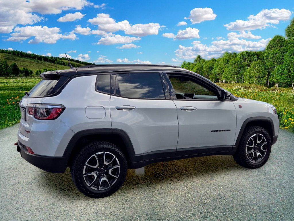 Certified 2025 Jeep Compass Trailhawk w/ Trailer Tow Group AWD/4WD image 6