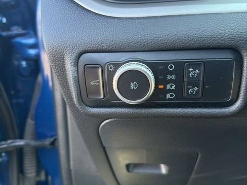 Used 2022 Ford Explorer XLT w/ Equipment Group 202A AWD/4WD image 16