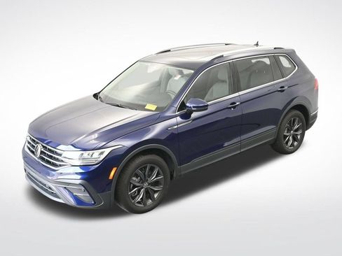 Used 2023 Volkswagen Tiguan SE w/ Panoramic Sunroof Package FWD image 21