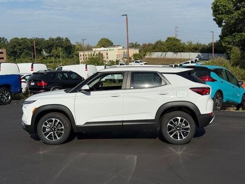 New 2026 Chevrolet TrailBlazer LT w/ Convenience Package AWD/4WD image 2