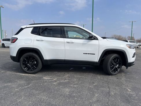 New 2026 Jeep Compass Latitude image 3