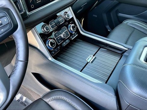Used 2024 GMC Yukon Denali RWD image 15