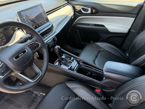 Used 2025 Jeep Compass Limited AWD/4WD image 16