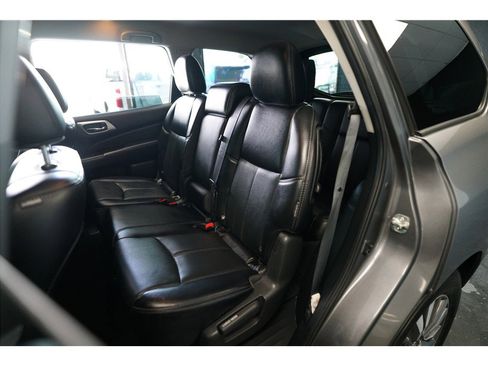 Used 2020 Nissan Pathfinder SL FWD image 12