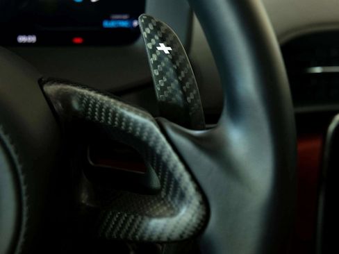 Used 2023 McLaren Artura image 18