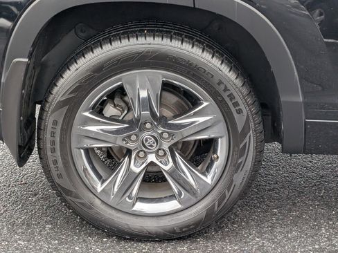 Used 2017 Toyota Highlander Limited Platinum image 10