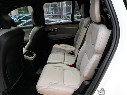 Used 2025 Volvo XC90 T8 Ultra w/ Protection Package Premier AWD/4WD image 38