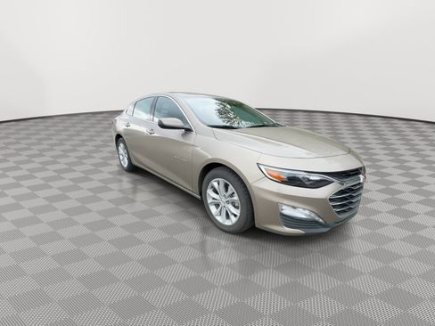 Used 2024 Chevrolet Malibu LT FWD image 2