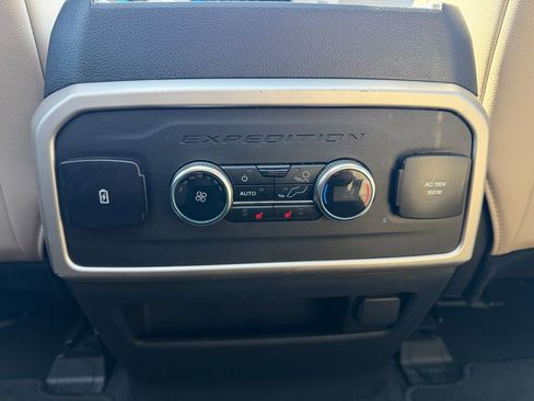 Used 2024 Ford Expedition Limited AWD/4WD image 41