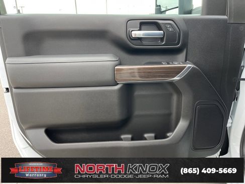 Used 2024 Chevrolet Silverado 2500 LT w/ Convenience Package image 5