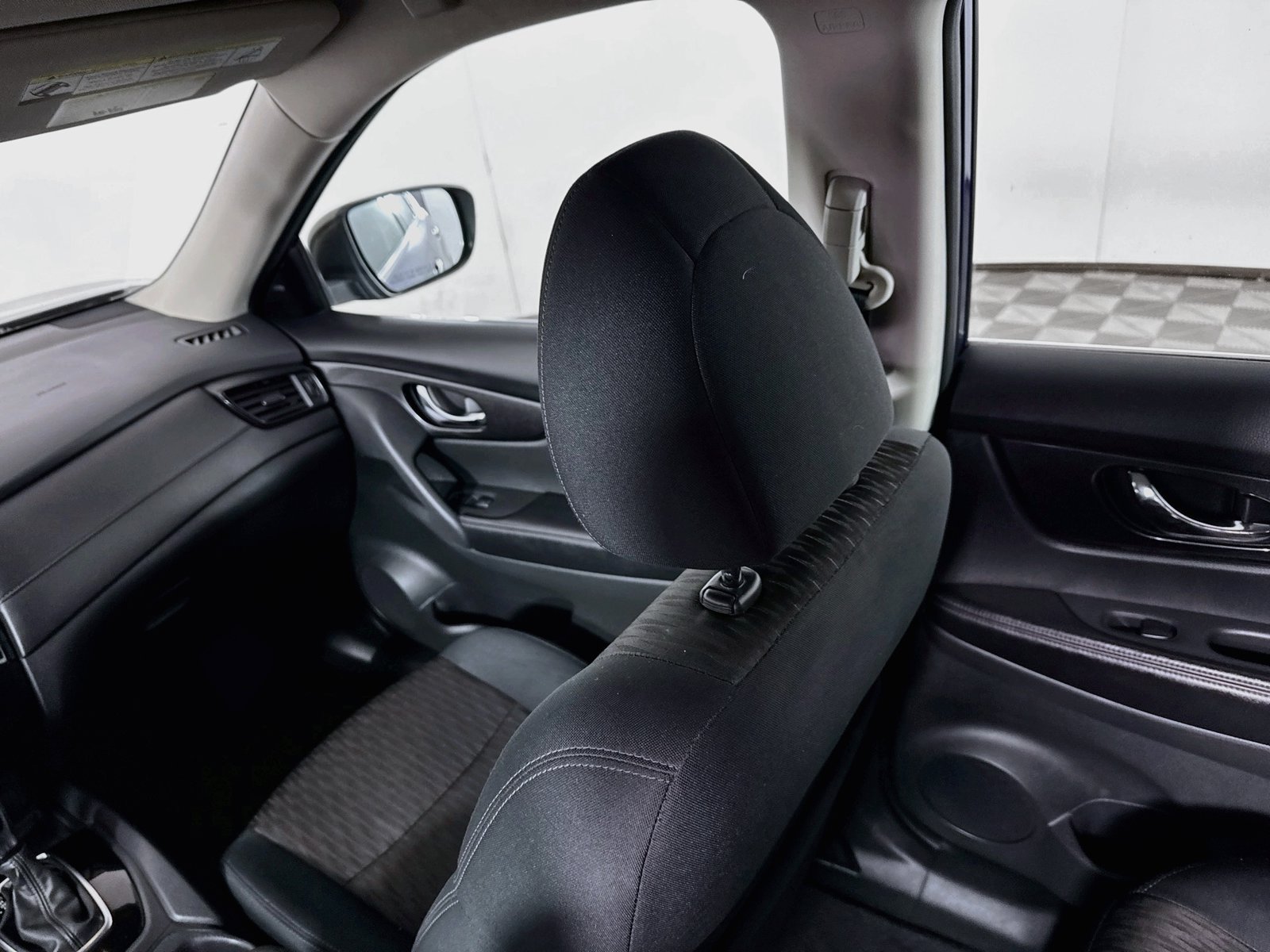 Used 2018 Nissan Rogue S AWD/4WD image 25