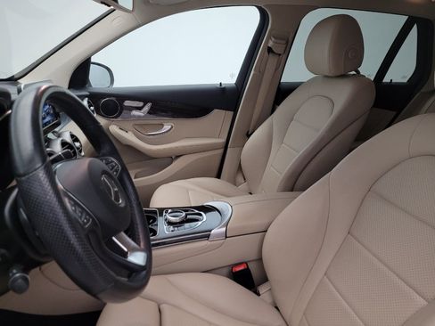 Used 2019 Mercedes-Benz GLC 300 image 17