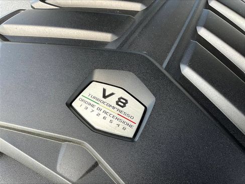 Used 2022 Lamborghini Urus AWD/4WD image 29