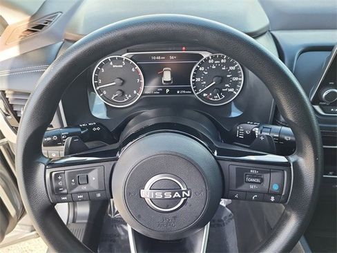 Used 2022 Nissan Rogue SV image 10