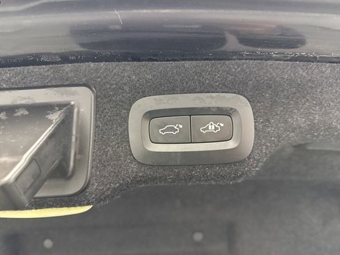 Used 2018 Volvo S90 T5 Momentum w/ Convenience Package image 29