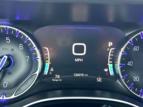 Used 2017 Chrysler Pacifica Limited FWD image 19