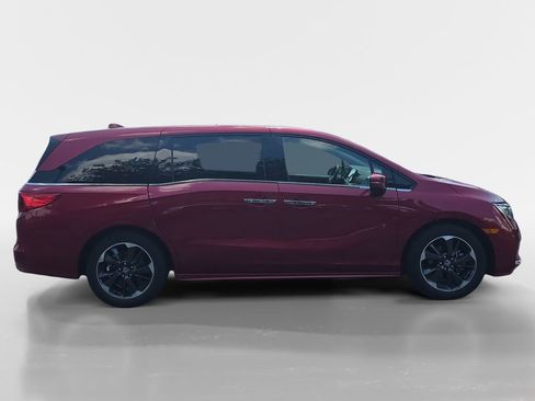 Certified 2024 Honda Odyssey Elite image 3