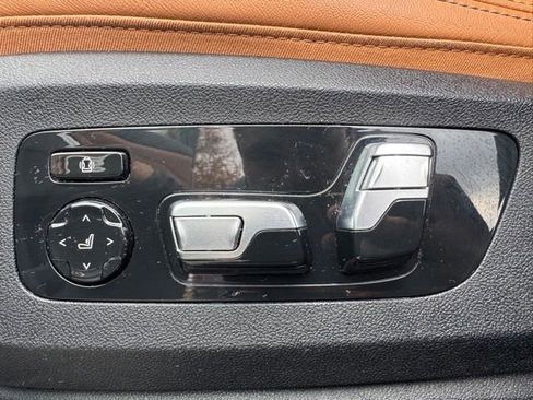 Certified 2024 BMW X7 xDrive40i w/ Premium Package image 12