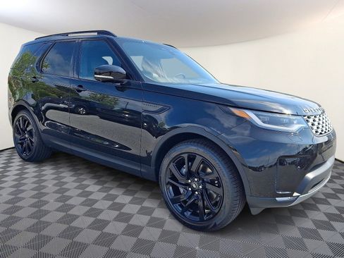 New 2025 Land Rover Discovery S image 3