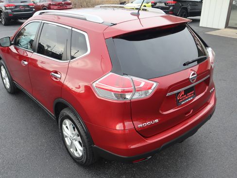 Used 2015 Nissan Rogue SV w/ SV Moonroof Package image 14