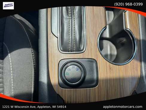 Used 2017 GMC Acadia SLE AWD/4WD image 23