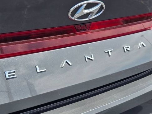 Used 2023 Hyundai Elantra SEL w/ Convenience Package FWD image 22