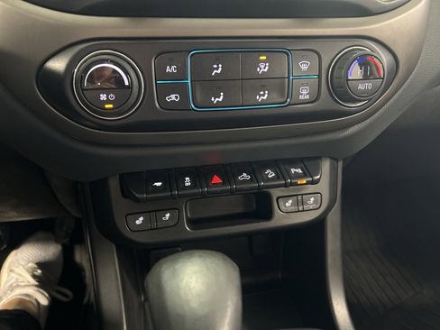 Used 2022 Chevrolet Colorado Z71 w/ Z71 Midnight Edition image 23