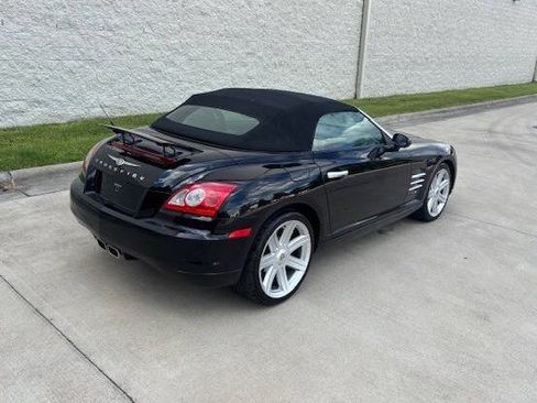 Used 2005 Chrysler Crossfire Limited image 24