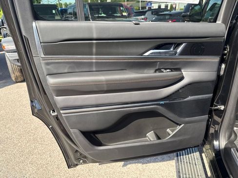New 2026 Jeep Grand Wagoneer Summit AWD/4WD image 26