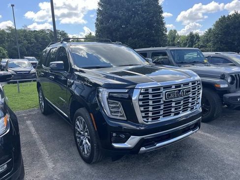 Used 2026 GMC Yukon Denali w/ Denali Reserve Package AWD/4WD image 1