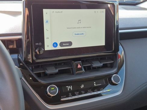 Used 2026 Toyota Corolla Cross LE image 14