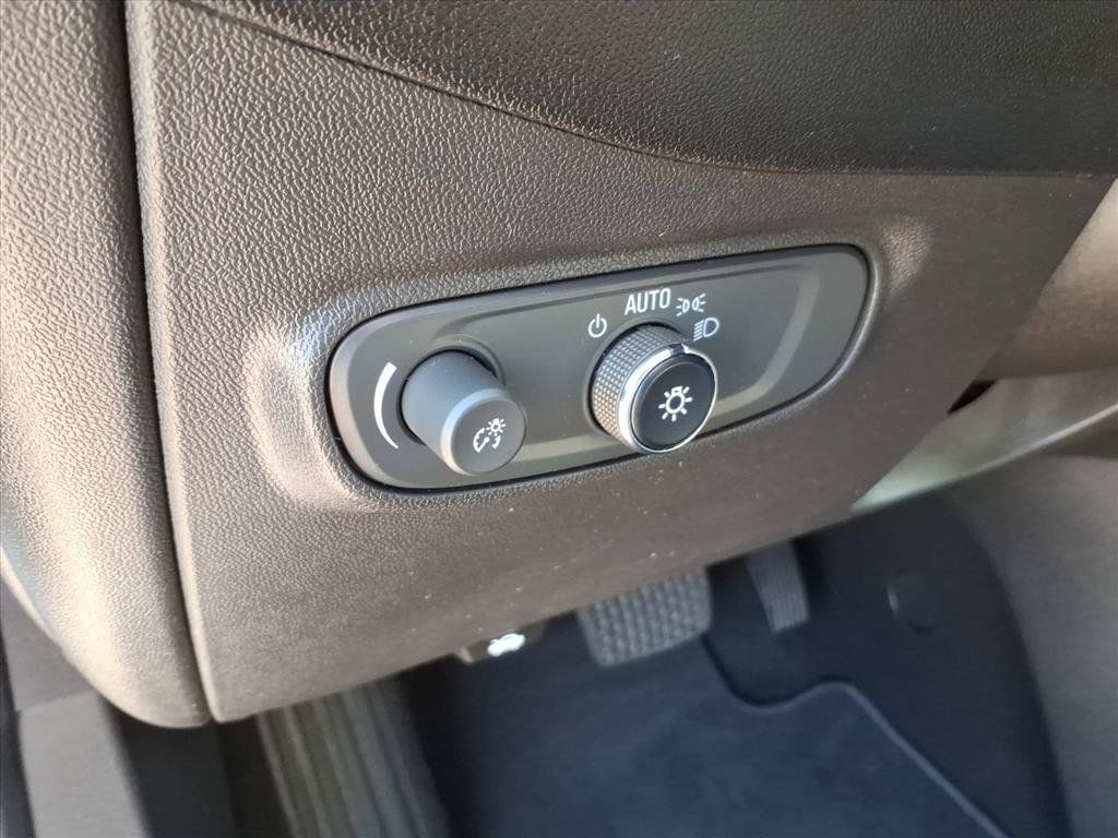 Used 2023 Chevrolet Equinox LT FWD image 21