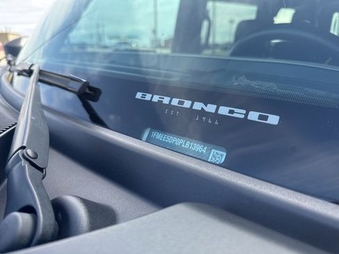 Used 2023 Ford Bronco Wildtrak image 27