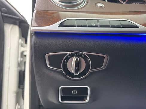 Used 2014 Mercedes-Benz S 550 Sedan w/ Sport Package w/ Sport Package image 12