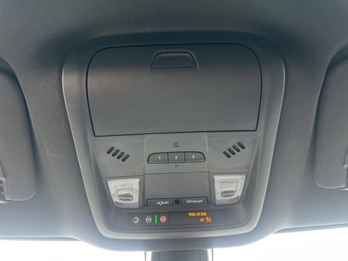 Used 2024 Buick Enclave Premium image 19