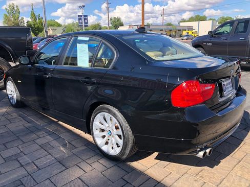 Used 2011 BMW 328i xDrive Sedan AWD/4WD image 4