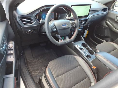 Used 2025 Ford Escape ST-Line w/ Equipment Group 301A FWD image 8