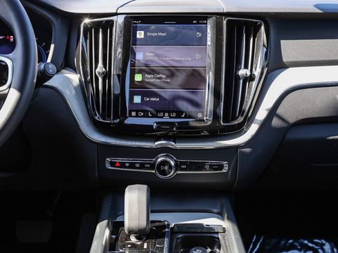 Used 2025 Volvo XC60 B5 Plus image 13