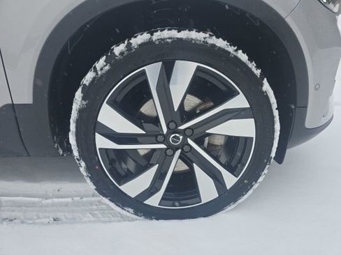 Certified 2023 Volvo XC40 B5 Plus w/ Driver Assist Package image 13