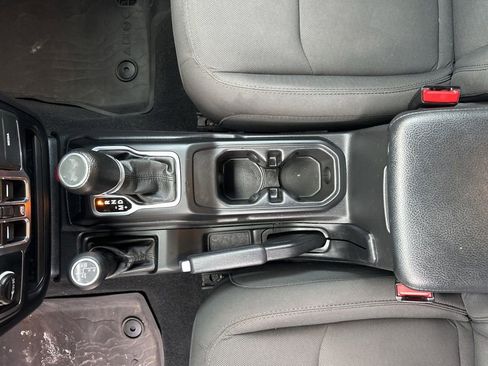 Used 2023 Jeep Wrangler Unlimited image 30