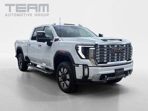 Used 2025 GMC Sierra 2500 Denali w/ Denali Reserve Package AWD/4WD image 1